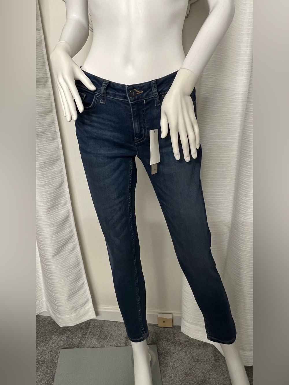 Brand new Calvin Klein W4 Ankle Skinny Jeans
Size 4